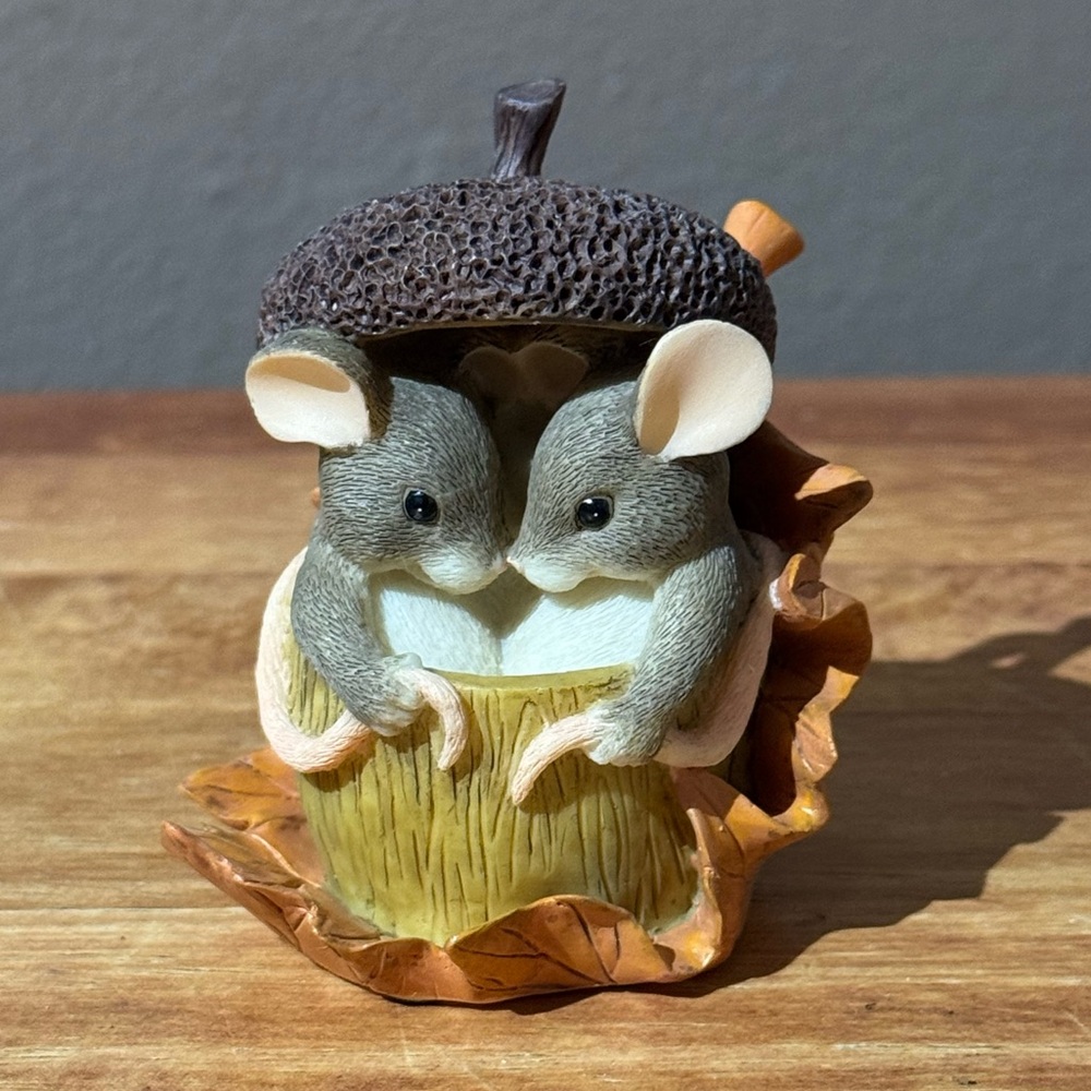 🐭Charming Tails “Acorn Built for Two” Autumn/Fall Figurine Decor
